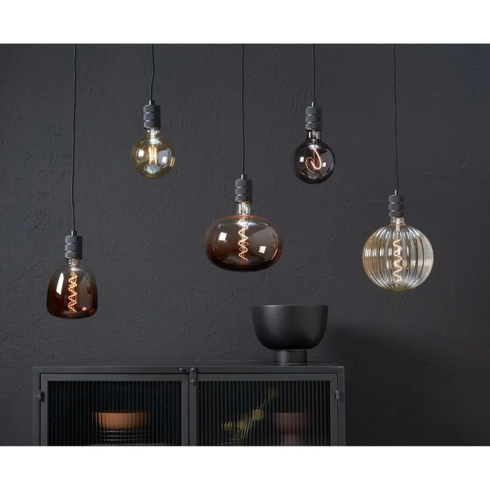 Kwantum Fruitschaal Op Voet Zwart